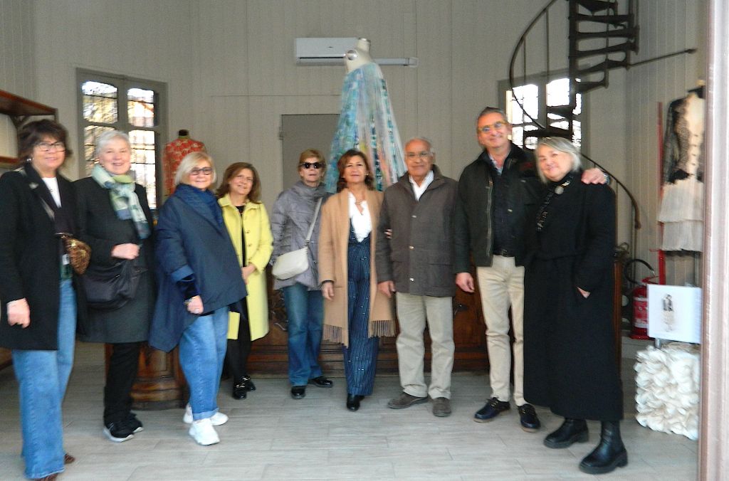 Alta moda da sera vintage per l'8 marzo